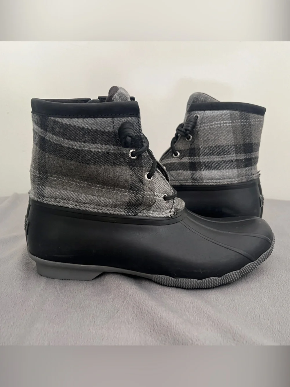 Sperry Women’s Black and Gray Plaid Duck Boots size 7.5